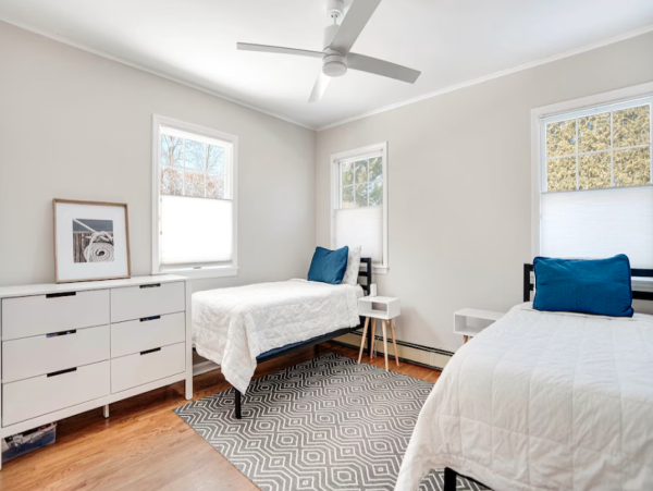 Hampton Bay Luxurious Retreat - Your Perfect Getaway